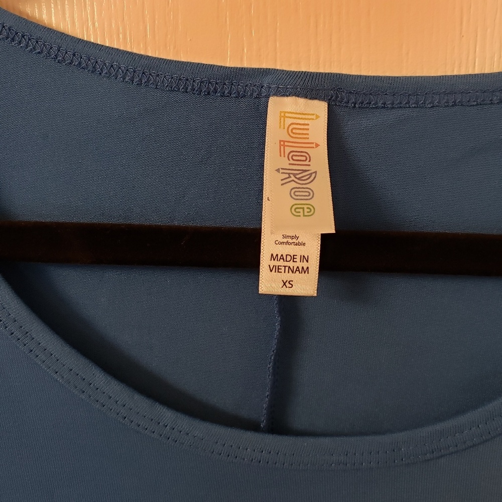 Lularoe Perfect Tee - Picture 3 of 3